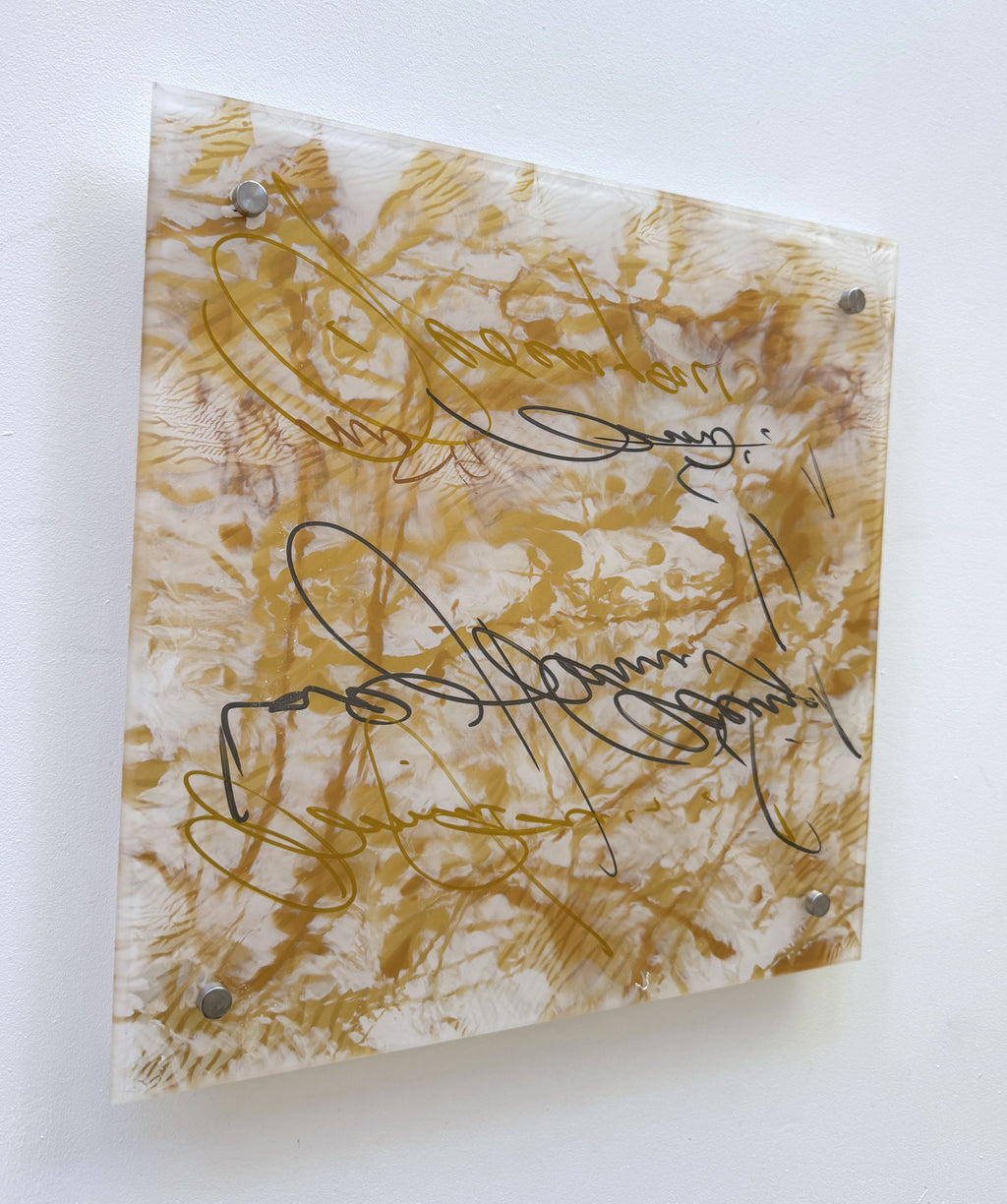 Signature in Gold